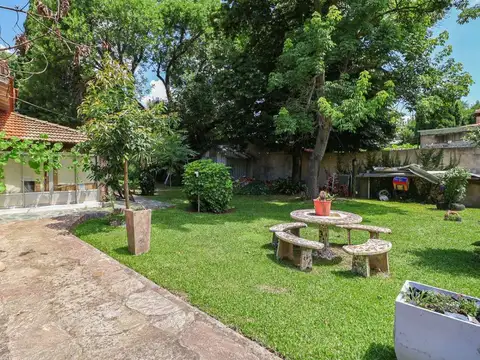 CASA EN VENTA SOBRE LOTE DE 1640 m² APTO CREDITO