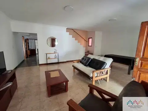 Casa 7 ambientes con 4 baños