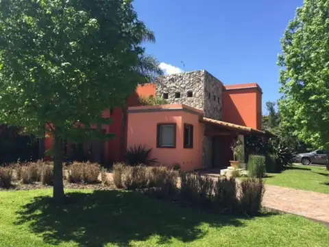 Fray Luis Beltran al 900