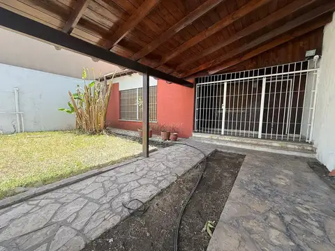 Venta Chalet con lote para inversor en Pilar Centro, Pilar, G.B.A. Zona Norte