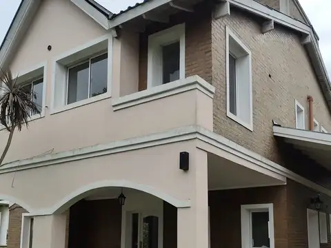 Casa en Alquiler de 3 dormitorios