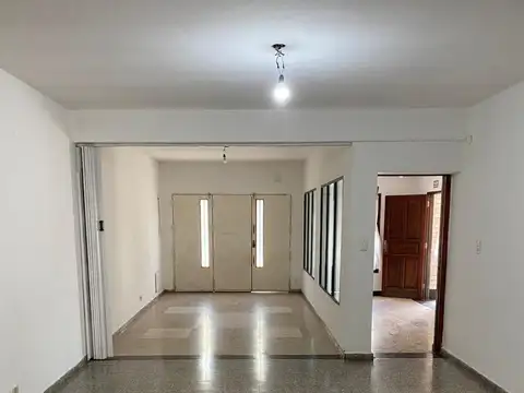 Casa 6 ambientes con 3 baños