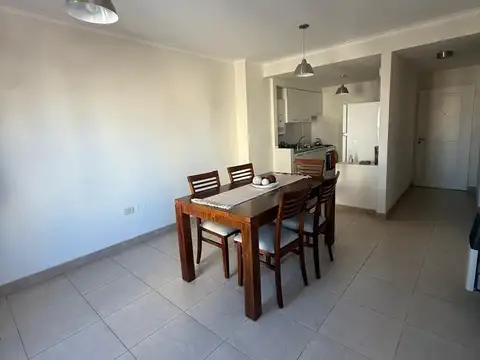 DPTO DE 1 DORM AMOBLADO EN URQUIZA Y RIOJA 