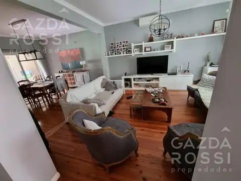 Casa 6 ambientes con 2 baños