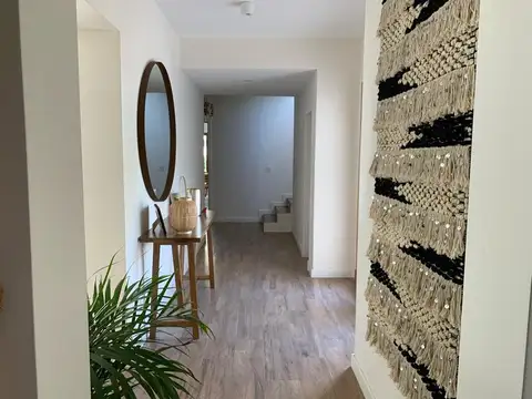 Casa 6 ambientes con 3 baños