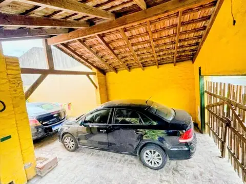 Casa 5 ambientes con 2 baños
