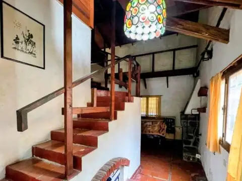 CASA DE 5 AMBIENTES CON PILETA EN BELLA VISTA