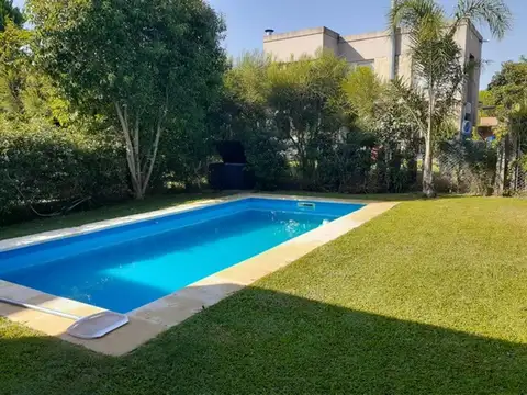 Casa en Alquiler Temporal con 4 cocheras