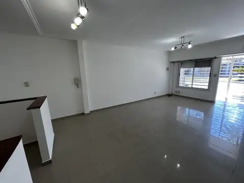Depto Tipo Casa en Venta de 1 dormitorio
