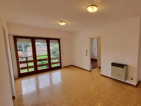 Jose M Estrada  al 5200