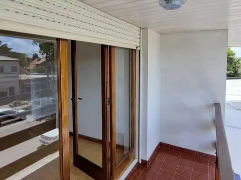 Depto Tipo Casa en Alquiler de 3 ambientes