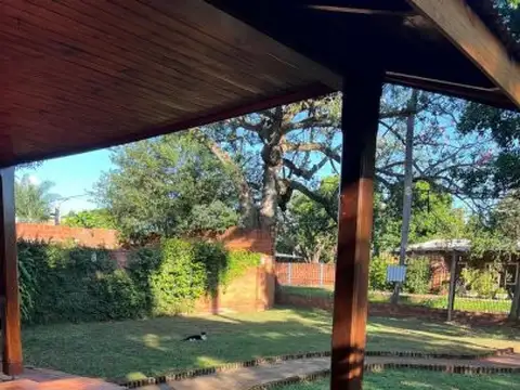 Casa 8 ambientes con 1 baño