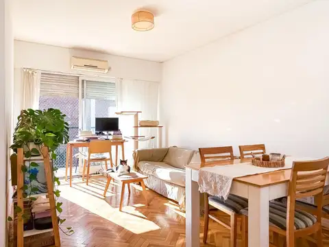 Luminoso Departamento en Venta, 2 Ambientes Con Balcón - San Isidro