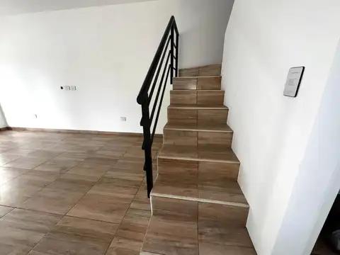 Depto Tipo Casa en Venta con 1 cocheras
