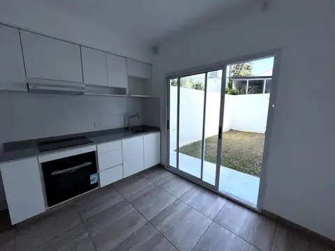 Depto Tipo Casa en Venta en Castelar Sur, USD 90.000