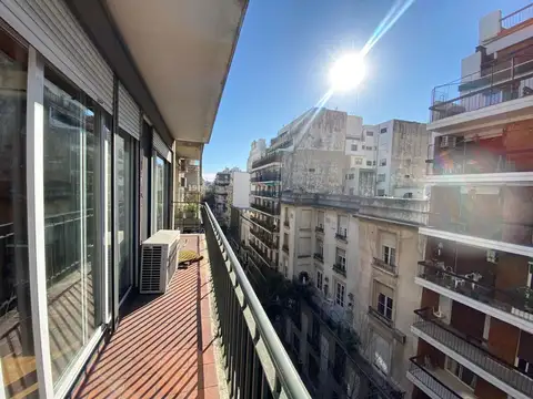 Junín 1000, Piso 7