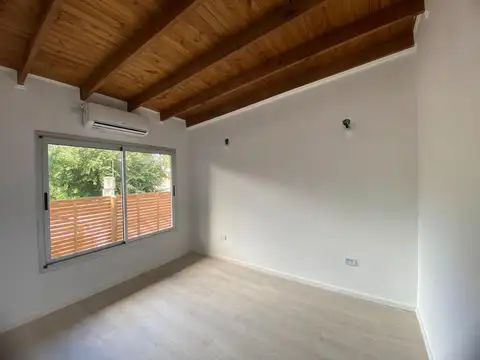 Depto Tipo Casa 3 ambientes con 2 baños