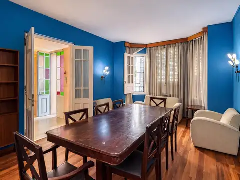 Casa en Alquiler con 2 cocheras