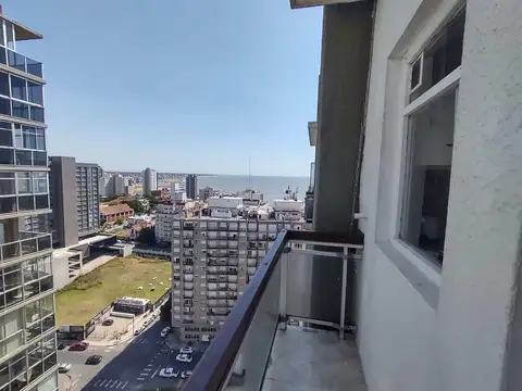 VENTA. Departamento de 1 ambiente con cochera, zona Punta Iglesia, Mar del Plata