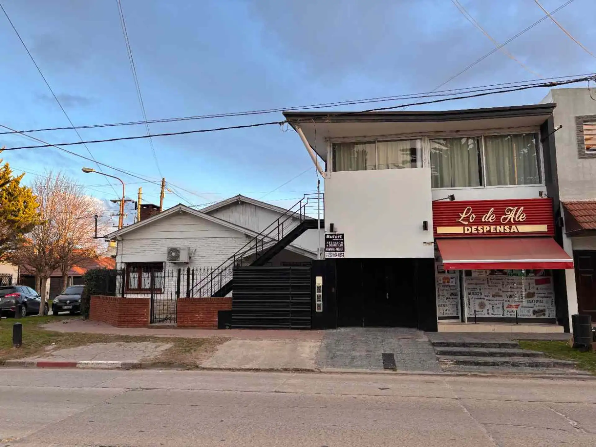 Propiedad en Block en Esquina – Caisamar, 5 amb, patio, local comercial