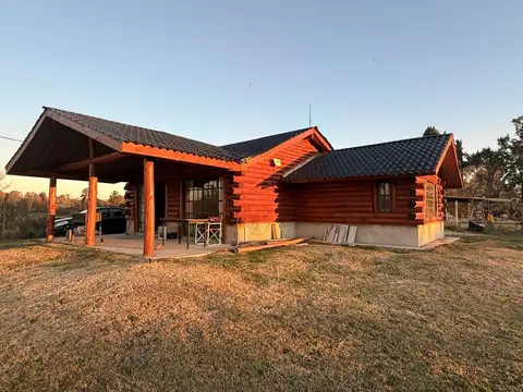 Cabaña con lote de 2230m² en Exaltación de la Cruz