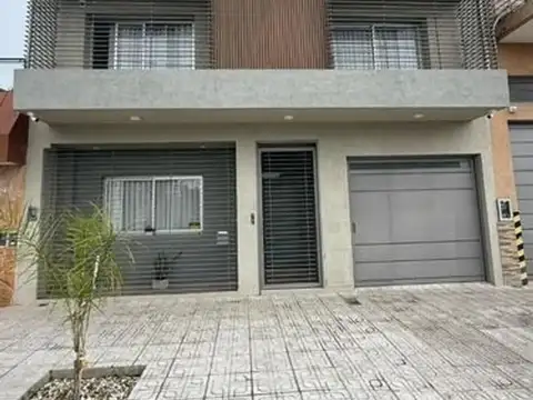 OPORTUNIDAD VENTA CASA 2 PISOS ESCUCHA OFERTA