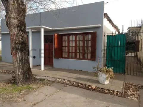 Casa de 3 ambientes y 4 habitaciones con baño privado sobre Ruta 2 ID 47309