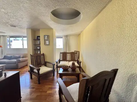 Departamento 6 ambientes con 2 baños