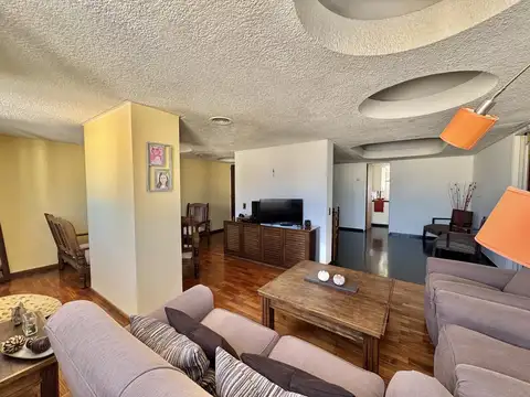 Departamento en Venta con 2 cocheras