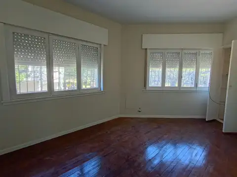 Depto Tipo Casa en Alquiler 40 años