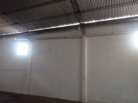 Galpon en Alquiler 20  mts Fondo