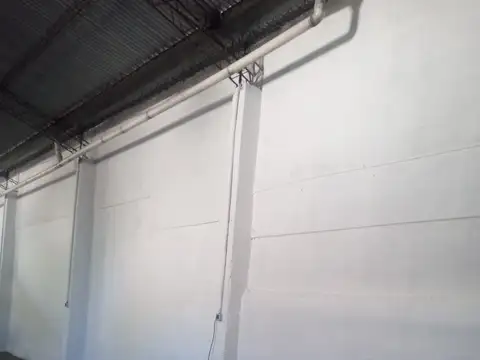 Galpon en Alquiler 10  mts Frente