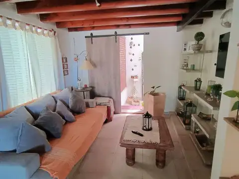 Casa 10 ambientes con 3 baños