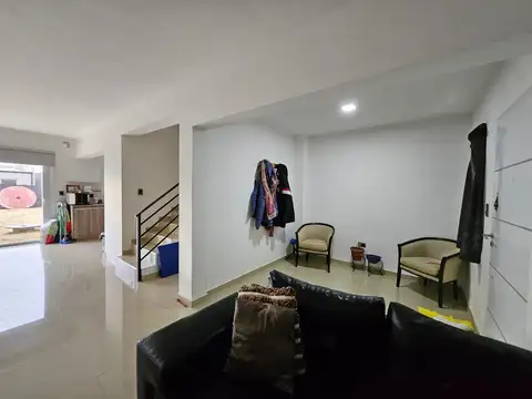 Depto Tipo Casa en Venta en Plottier, USD 195.000