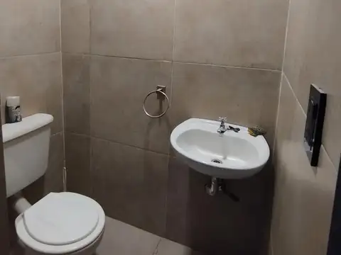 Galpon en Alquiler 28  mts Fondo