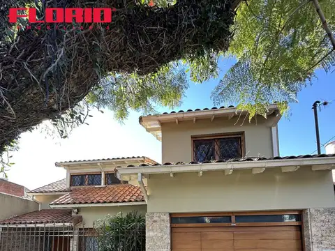 Casa 6 ambientes con 2 baños