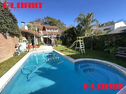 Casa en Venta de 6 Ambientes en Olivos con Jardín y Pileta