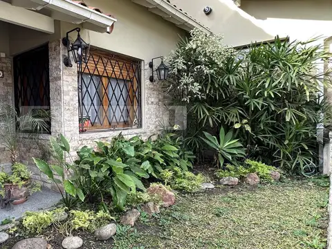 Casa en Venta en Olivos Maipu/Uzal, USD 470.000