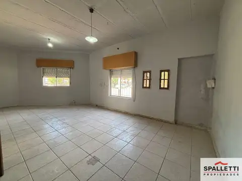 Depto Tipo Casa en Alquiler en Ramos Mejia, $ 600.000