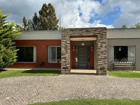 Casa en Venta en Campana, USD 250.000
