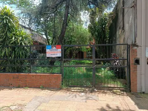 Casa 7 ambientes con 1 baño