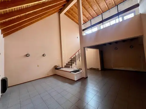 Casa 8 ambientes con 1 baño