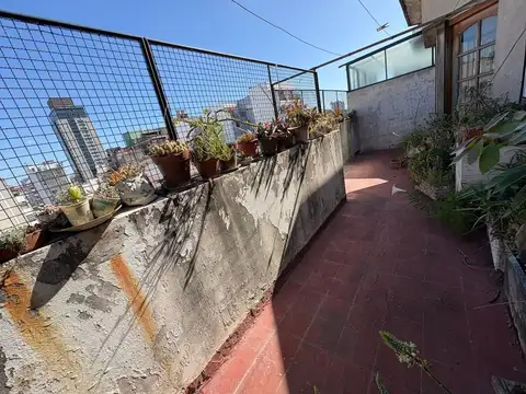 Venta Departamento Balvanera 4 Ambientes con Dependencia