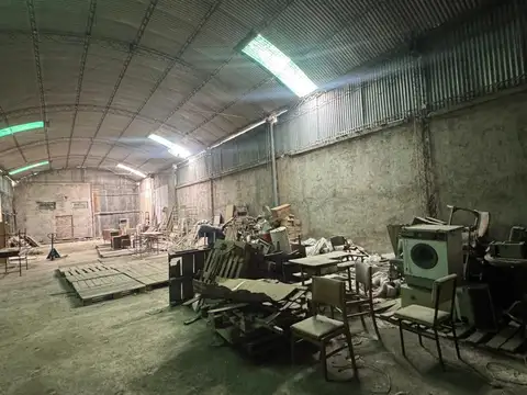Galpon en venta a metros del parque central