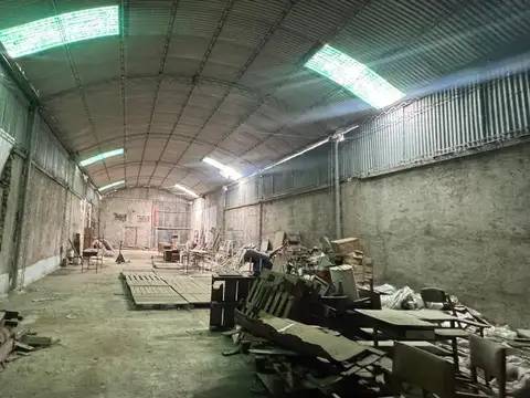 Galpon en venta a metros del parque central