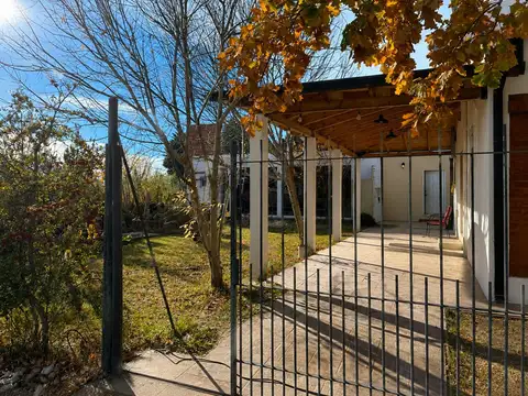 CASA EN VENTA  EN BARRIO ALIAGA EN GENERAL ROCA 