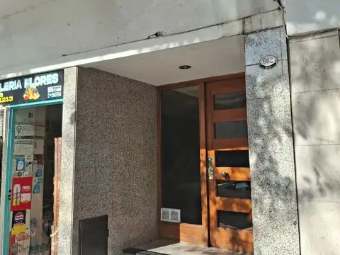 Excelente Zona! 2amb, 4to piso Interno, Valle al 600