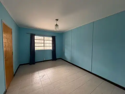Casa en Alquiler con 1 cochera
