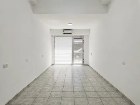 LOCAL COMERCIAL EN ALQUILER · MAIPÚ 743 · MICROCENTRO