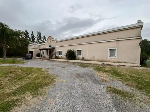 Casa en Venta con 2 cocheras